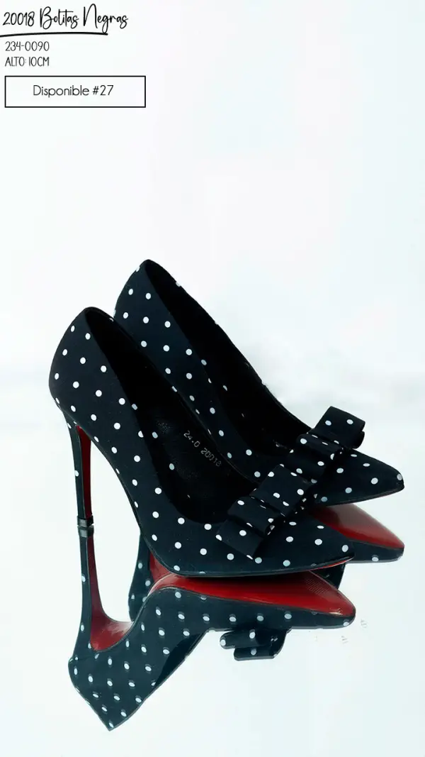 Zapatillas bolitas negras